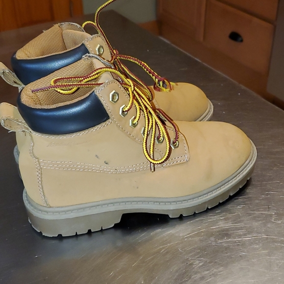 Boy's Eddie Bauer Work Boots - Picture 4 of 7